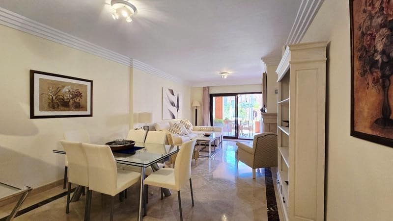 2 sypialnia Apartament do wynajęcia w Marbella z basenem - 3 000 € (Ref: 9909940)