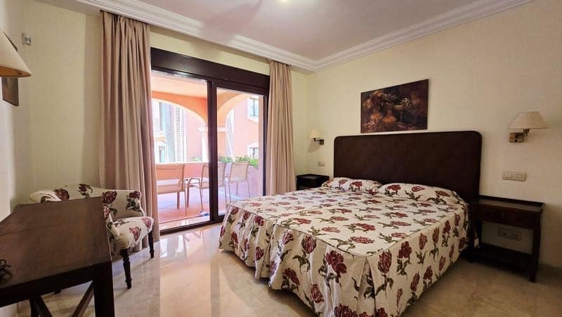 2 sypialnia Apartament do wynajęcia w Marbella z basenem - 3 000 € (Ref: 9909940)