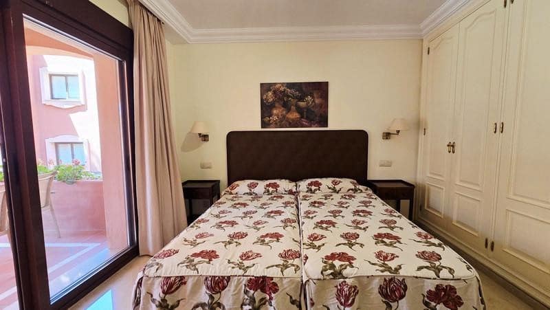 2 sypialnia Apartament do wynajęcia w Marbella z basenem - 3 000 € (Ref: 9909940)