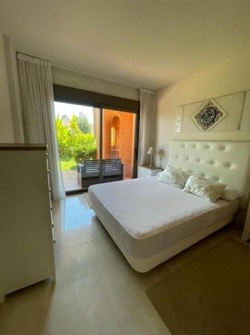 2 soverom Leilighet til leie i La Concha - Resina Golf, Estepona med svømmebasseng garasje - € 2 200 (Ref: 9909941)