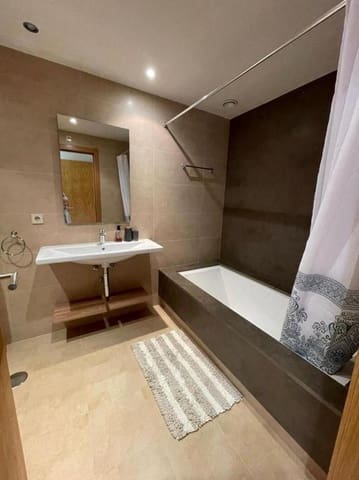 2 soverom Leilighet til leie i La Concha - Resina Golf, Estepona med svømmebasseng garasje - € 2 200 (Ref: 9909941)