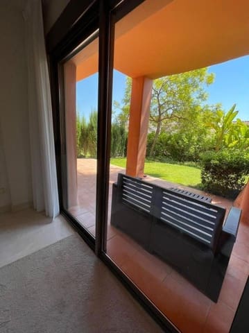 2 soverom Leilighet til leie i La Concha - Resina Golf, Estepona med svømmebasseng garasje - € 2 200 (Ref: 9909941)