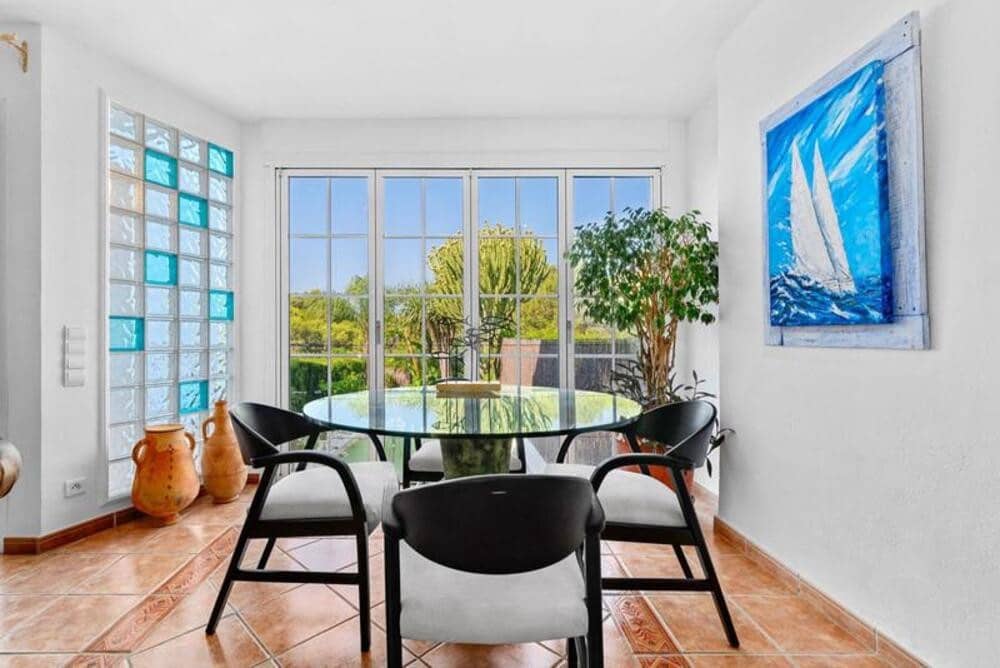 3 sovrum Hus till salu i Estepona med garage - 640 000 € (Ref: 9909942)