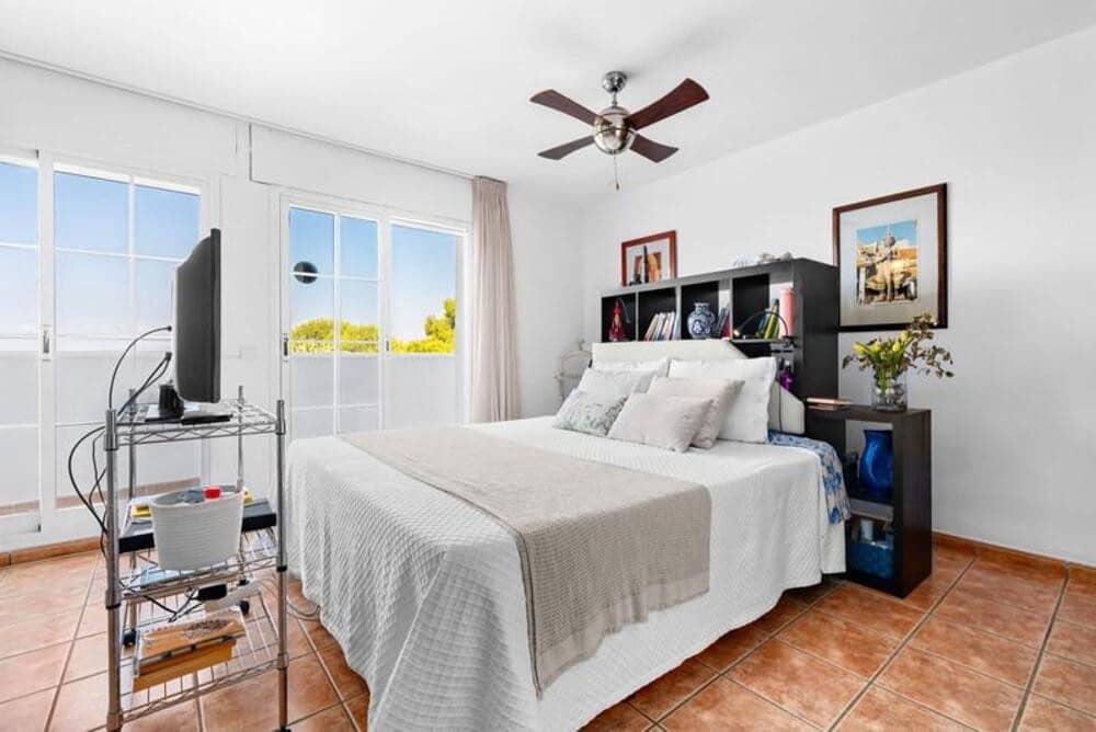 3 sovrum Hus till salu i Estepona med garage - 640 000 € (Ref: 9909942)