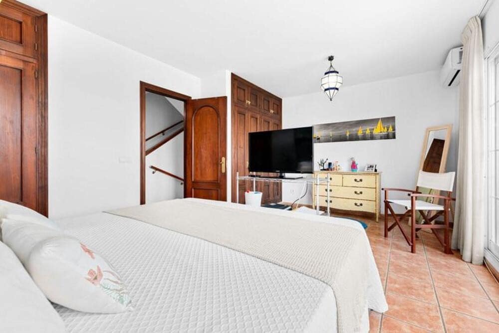 3 sovrum Hus till salu i Estepona med garage - 640 000 € (Ref: 9909942)