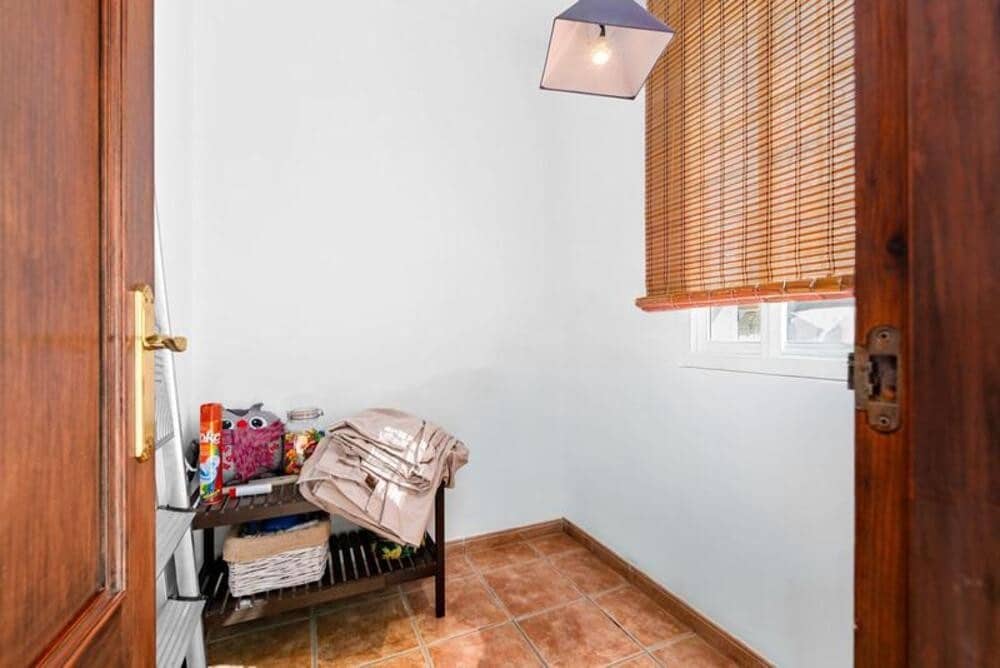 3 sovrum Hus till salu i Estepona med garage - 640 000 € (Ref: 9909942)