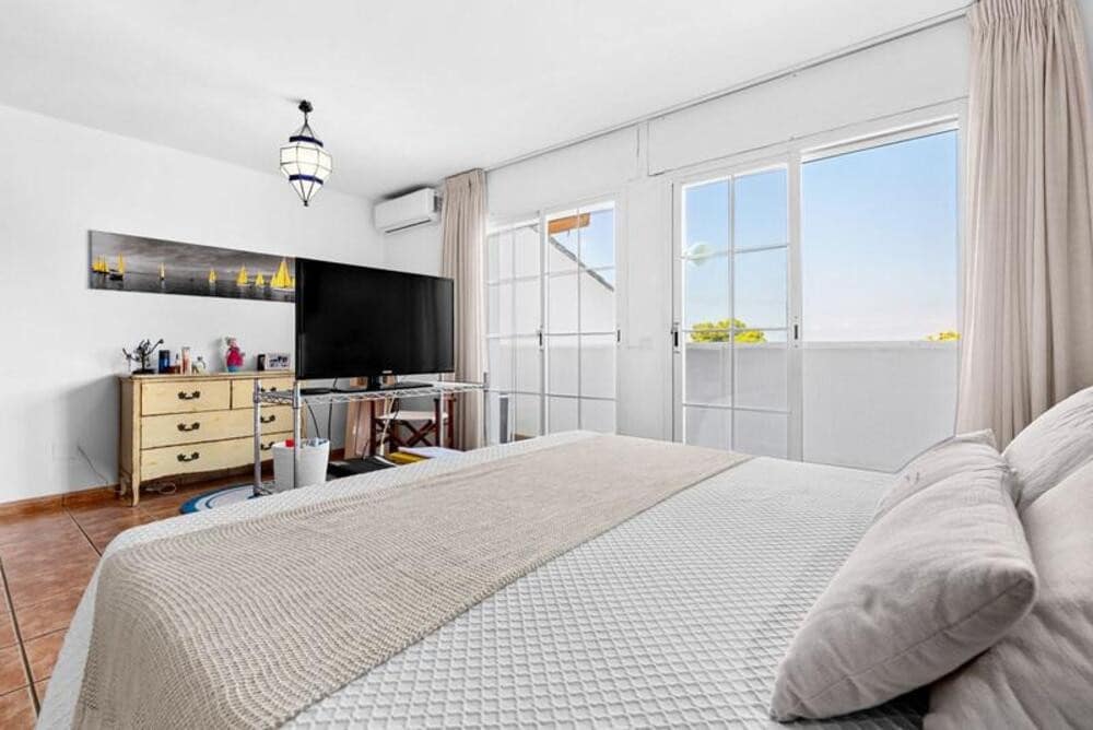 3 sovrum Hus till salu i Estepona med garage - 640 000 € (Ref: 9909942)