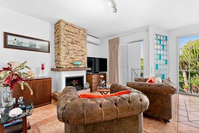 3 sovrum Hus till salu i Seghers, Estepona med garage - 640 000 € (Ref: 9909942)