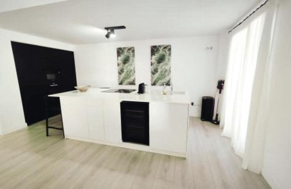 3 bedroom Apartment for rent in Marbella with pool garage - € 2,700 (Ref: 9912418)