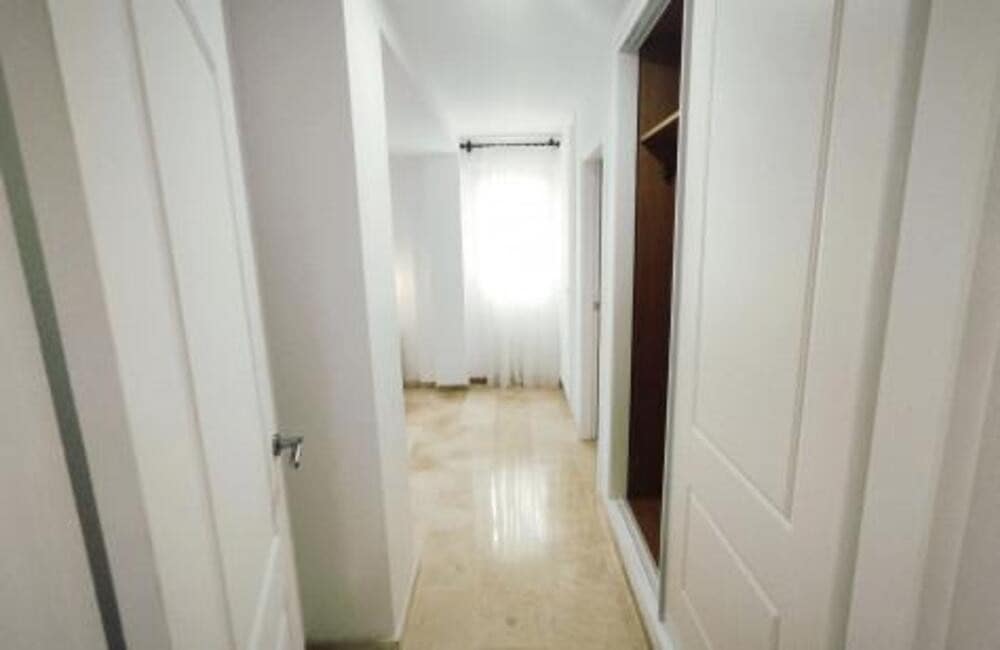 3 bedroom Apartment for rent in Marbella with pool garage - € 2,700 (Ref: 9912418)
