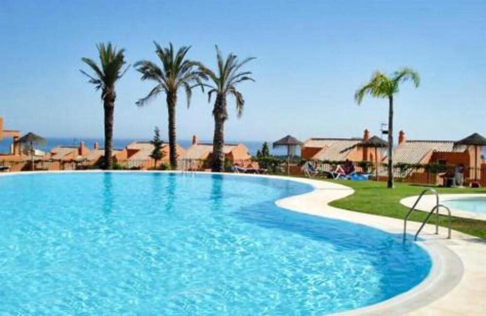 3 bedroom Apartment for rent in Marbella with pool garage - € 2,700 (Ref: 9912418)