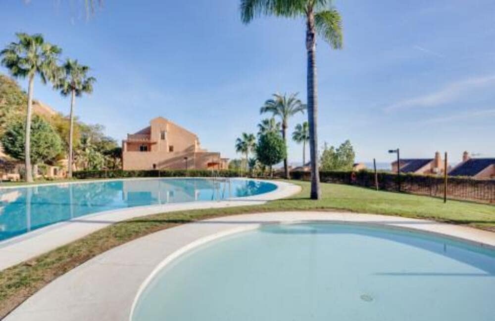 3 bedroom Apartment for rent in Marbella with pool garage - € 2,700 (Ref: 9912418)