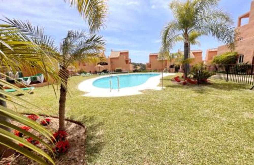 3 bedroom Apartment for rent in Marbella with pool garage - € 2,700 (Ref: 9912418)