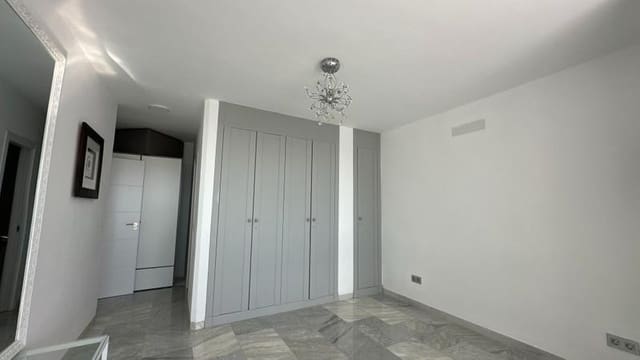 6 camera da letto Casa da affittare in Nueva Atalaya, Estepona con piscina garage - 8.000 € (Rif: 9912419)