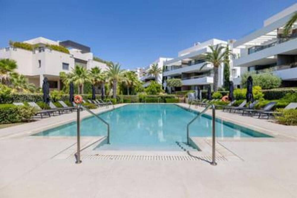 3 soverom Leilighet til leie i Los Arqueros med svømmebasseng garasje - € 6 000 (Ref: 9912420)