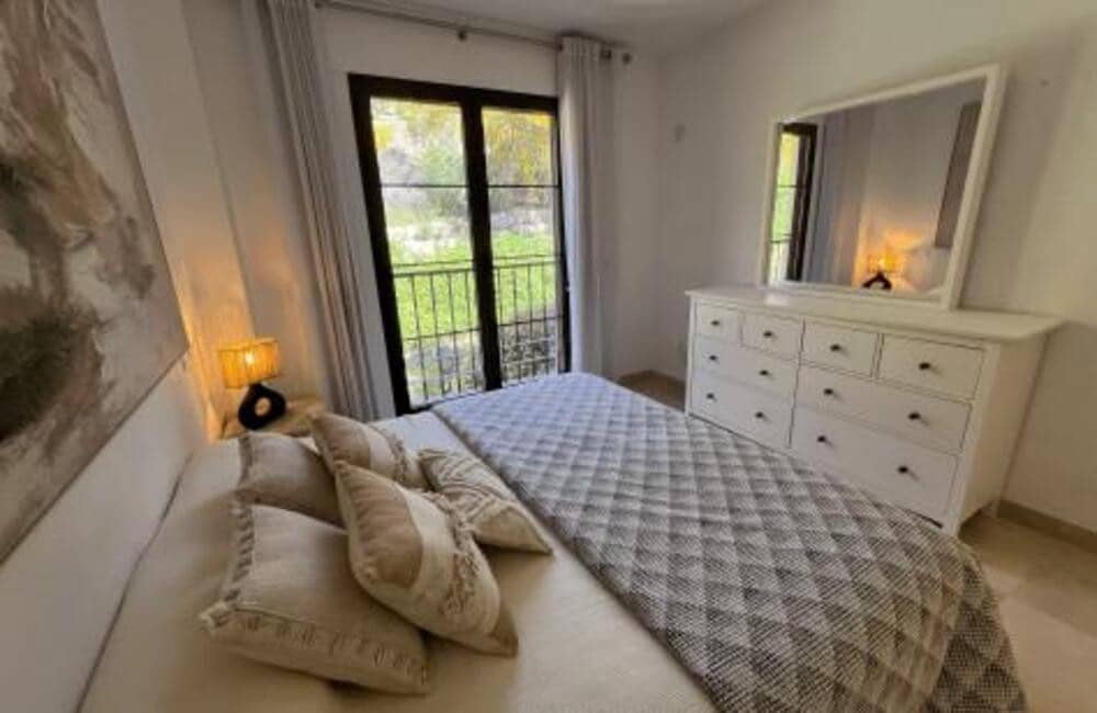 Appartement de 3 chambres à louer à Benahavis avec piscine garage - 3 300 € (Ref: 9912421)