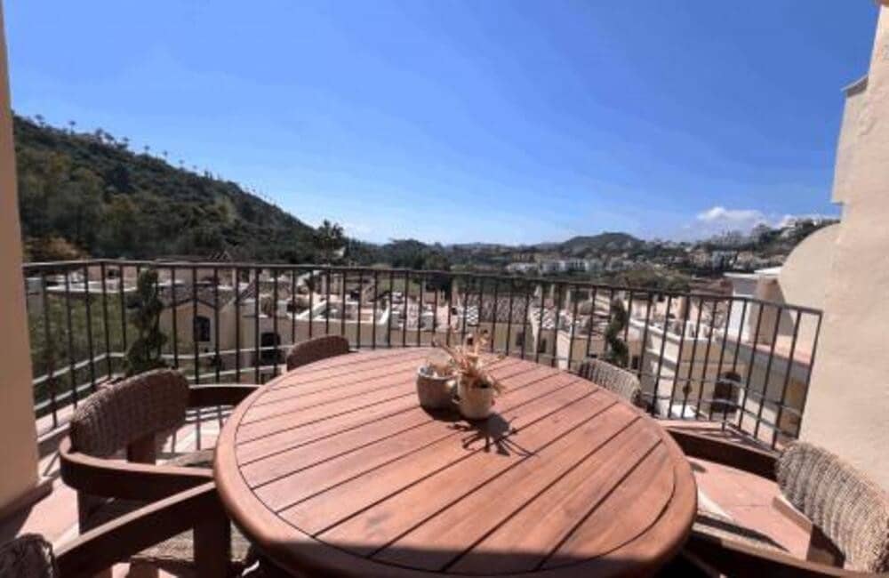 Appartement de 3 chambres à louer à Benahavis avec piscine garage - 3 300 € (Ref: 9912421)