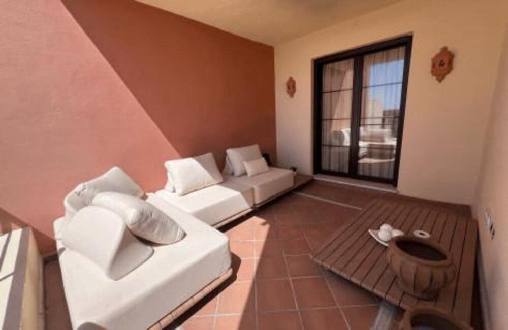 Appartement de 3 chambres à louer à Benahavis avec piscine garage - 3 300 € (Ref: 9912421)