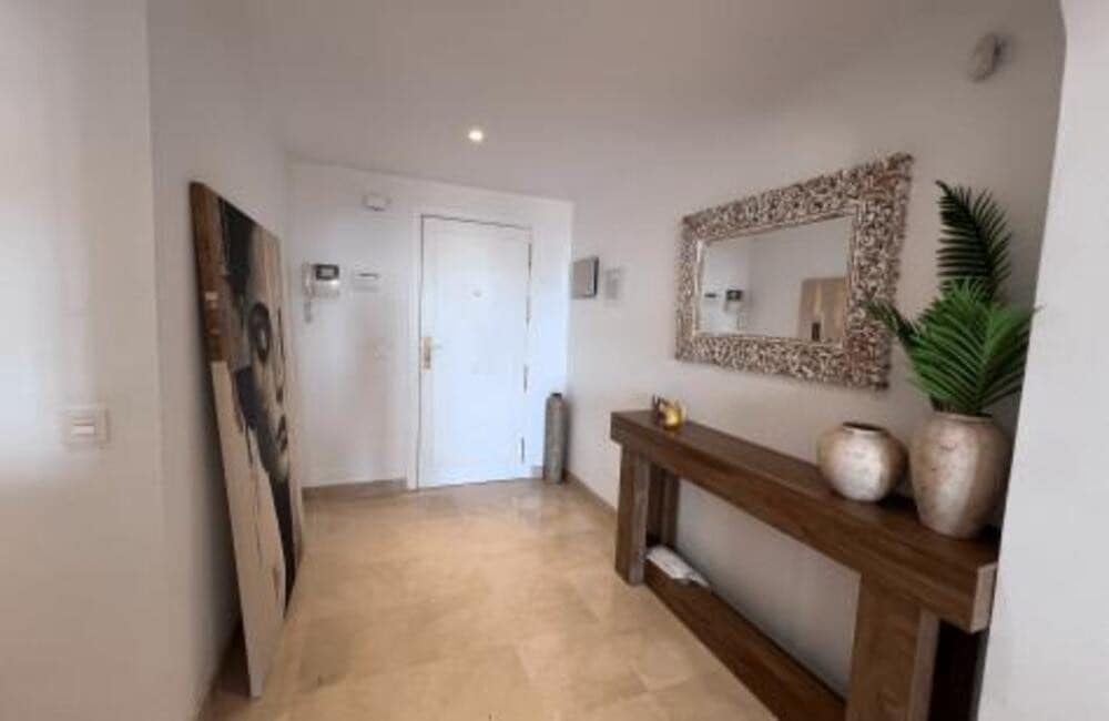 Appartement de 3 chambres à louer à Benahavis avec piscine garage - 3 300 € (Ref: 9912421)