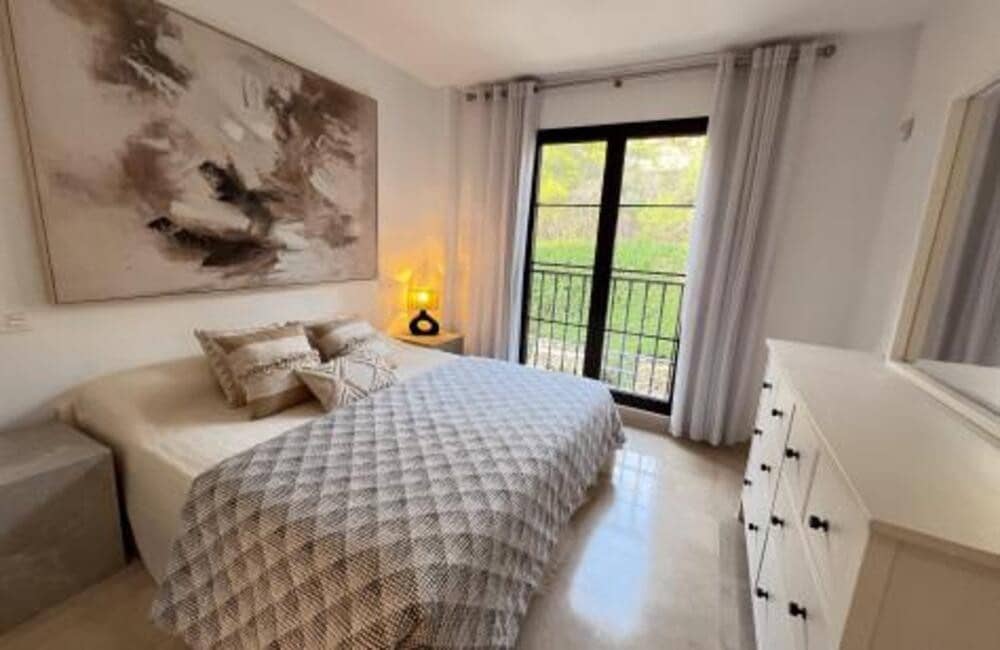 Appartement de 3 chambres à louer à Benahavis avec piscine garage - 3 300 € (Ref: 9912421)