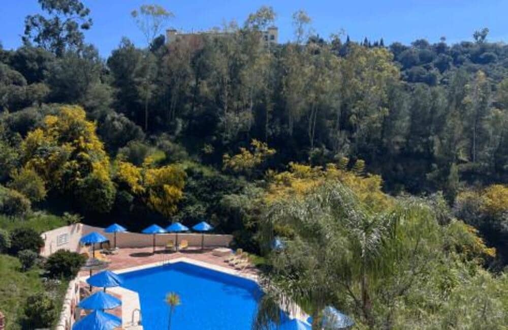 Appartement de 3 chambres à louer à Benahavis avec piscine garage - 3 300 € (Ref: 9912421)