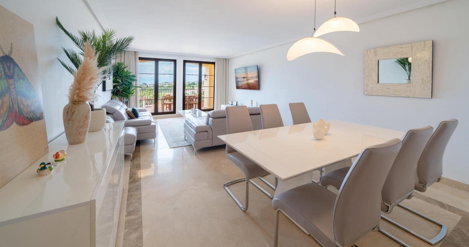 Appartement de 3 chambres à louer à Benahavis avec piscine garage - 3 300 € (Ref: 9912421)
