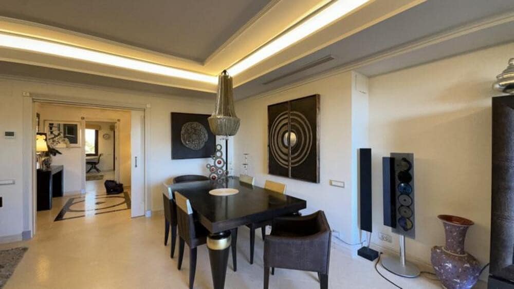 3 sovrum Lägenhet att hyra i Estepona med pool garage - 4 000 € (Ref: 9912422)