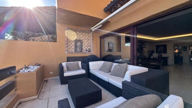 3 sovrum Lägenhet att hyra i El Padrón, Estepona med pool garage - 4 000 € (Ref: 9912422)