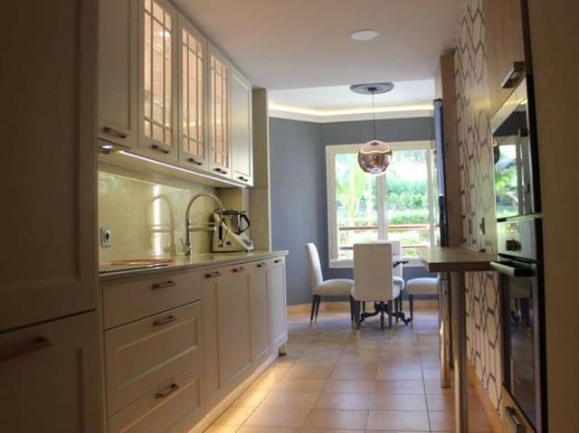 2 soverom Leilighet til leie i Sierra Blanca, Marbella med svømmebasseng garasje - € 2 400 (Ref: 9915150)