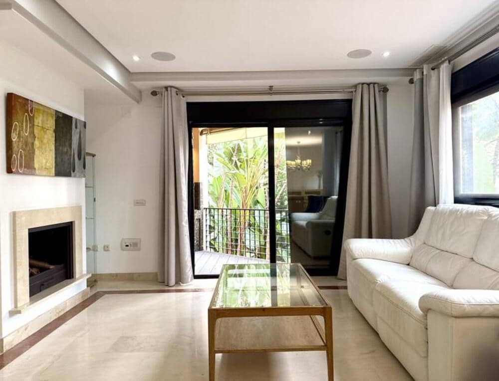 2 slaapkamer Appartement te koop in Marbella met zwembad garage - € 665.000 (Ref: 9915152)