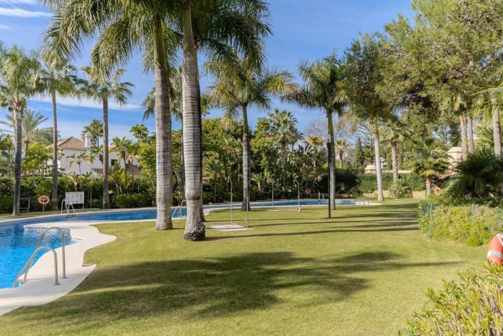 2 makuuhuone Huoneisto myytävänä paikassa Puerto Banus mukana uima-altaan 
autotalli - 740 340 € (Ref: 9915153)