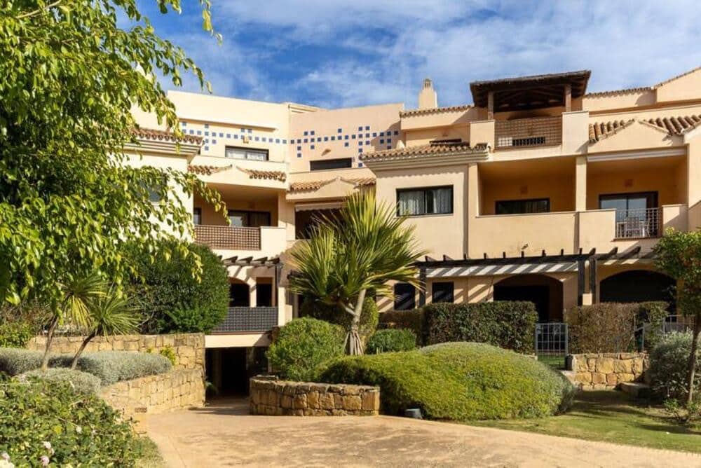 2 makuuhuone Huoneisto myytävänä paikassa Puerto Banus mukana uima-altaan 
autotalli - 740 340 € (Ref: 9915153)