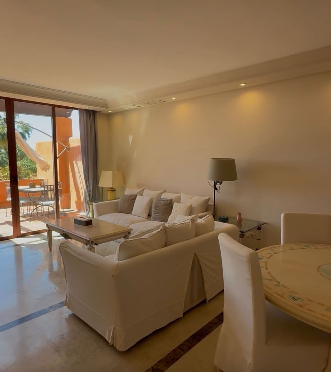 3 soveværelse Penthouse til leje i Marbella med swimmingpool garage - € 4.000 (Ref: 9915155)