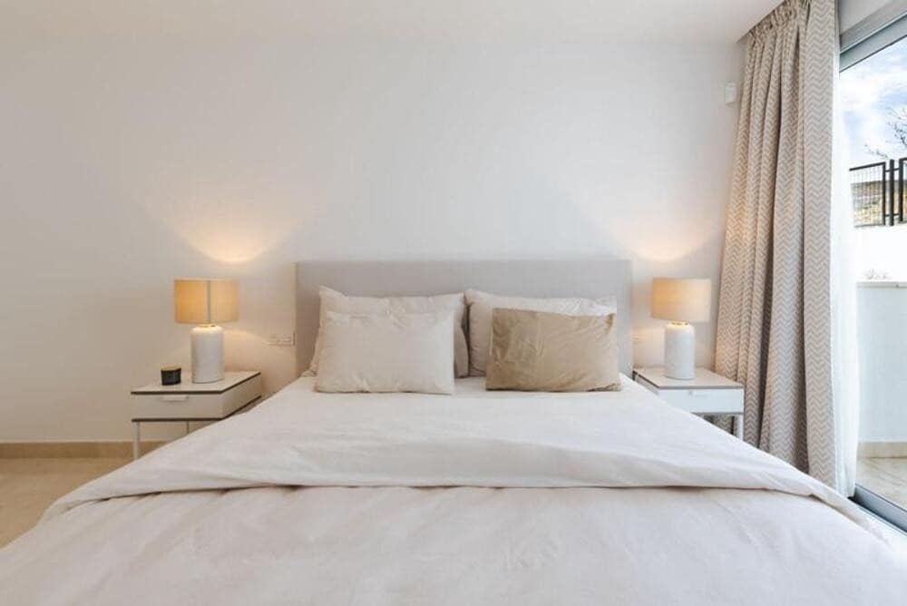 2 Zimmer Apartment zu verkaufen in Marbella mit Pool Garage - 845.000 € (Ref: 9915156)