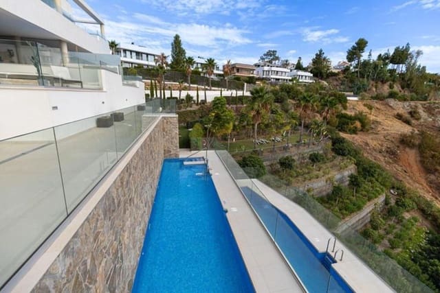 2 soverom Leilighet til salgs i Los Naranjos, Marbella med svømmebasseng garasje - € 845 000 (Ref: 9915156)