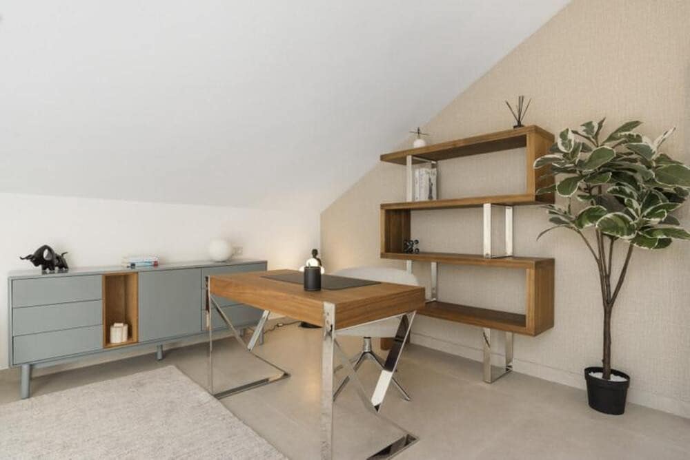5 sypialnia Penthouse na sprzedaż w Marbella z basenem garażem - 1 795 000 € (Ref: 9915158)