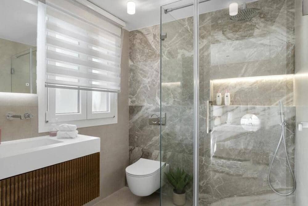 5 sypialnia Penthouse na sprzedaż w Marbella z basenem garażem - 1 795 000 € (Ref: 9915158)
