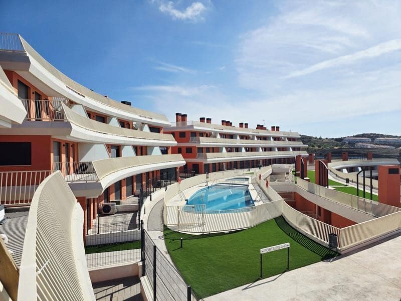 3 bedroom Apartment for rent in Mijas Costa with pool garage - € 2,000 (Ref: 9919240)