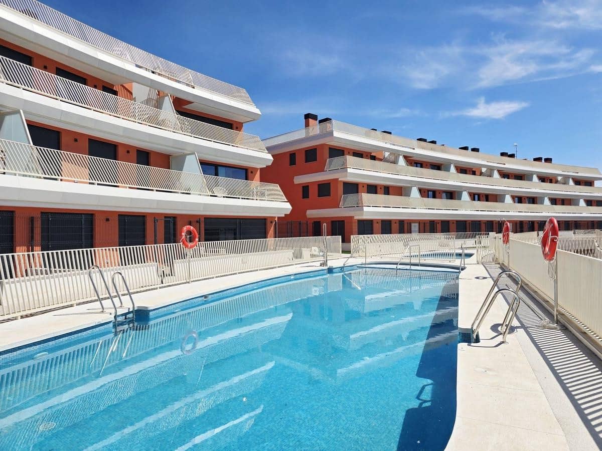 3 bedroom Apartment for rent in Mijas Costa with pool garage - € 2,000 (Ref: 9919240)