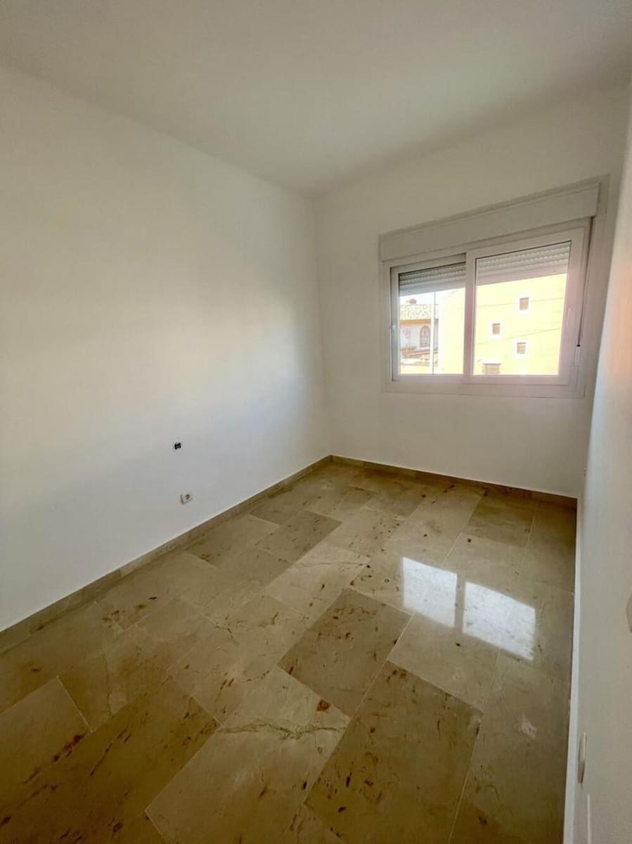 Casa de 5 habitaciones en Manilva en venta con piscina garaje - 499.000 € (Ref: 9919241)