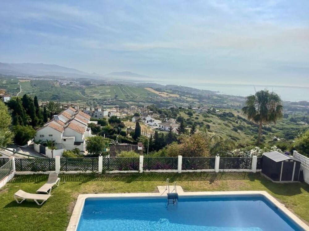 Casa de 5 habitaciones en Manilva en venta con piscina garaje - 499.000 € (Ref: 9919241)