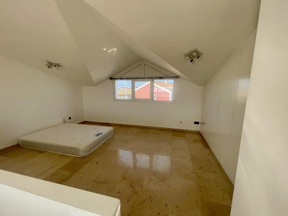 5 slaapkamer Huis te huur in Manilva met zwembad garage - € 2.500 (Ref: 9919242)