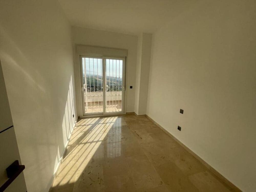 5 slaapkamer Huis te huur in Manilva met zwembad garage - € 2.500 (Ref: 9919242)