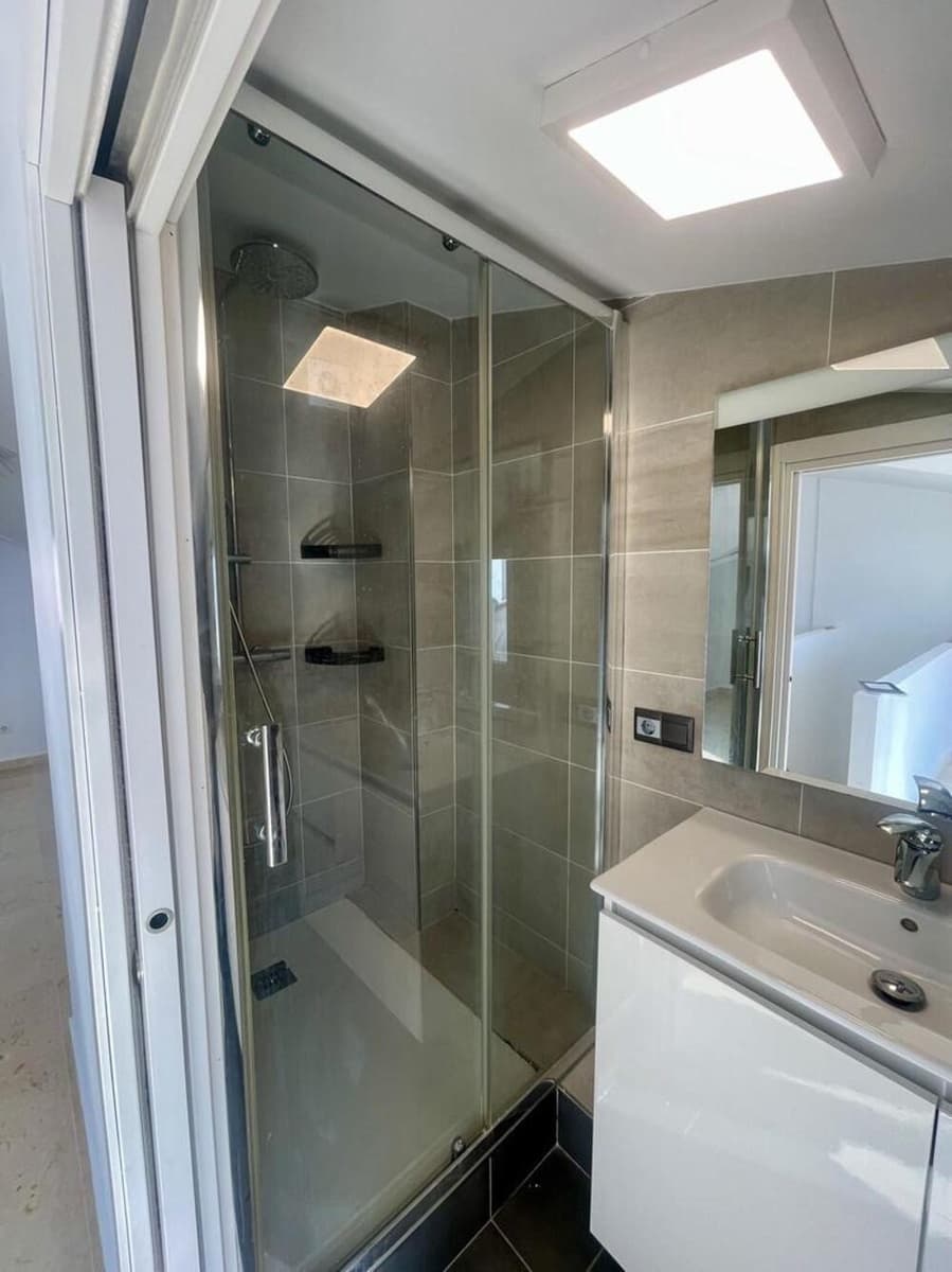 5 slaapkamer Huis te huur in Manilva met zwembad garage - € 2.500 (Ref: 9919242)