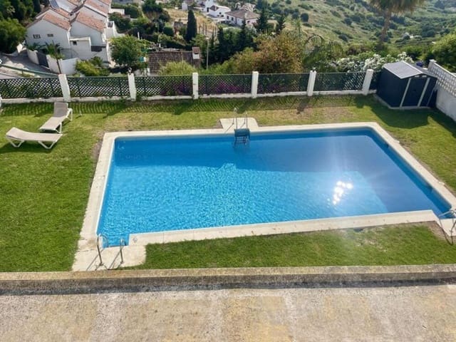 5 slaapkamer Huis te huur in Manilva Pueblo, Manilva met zwembad garage - € 2.500 (Ref: 9919242)