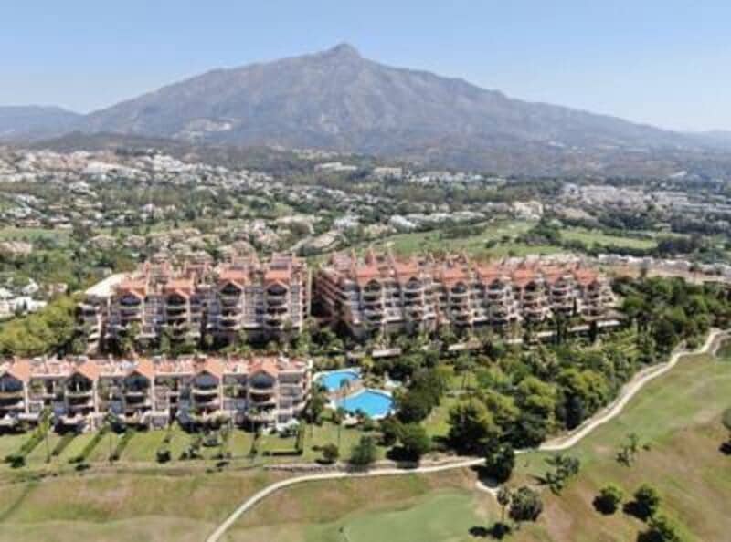 Appartement de 3 chambres à louer à Marbella avec piscine garage - 6 500 € (Ref: 9919243)