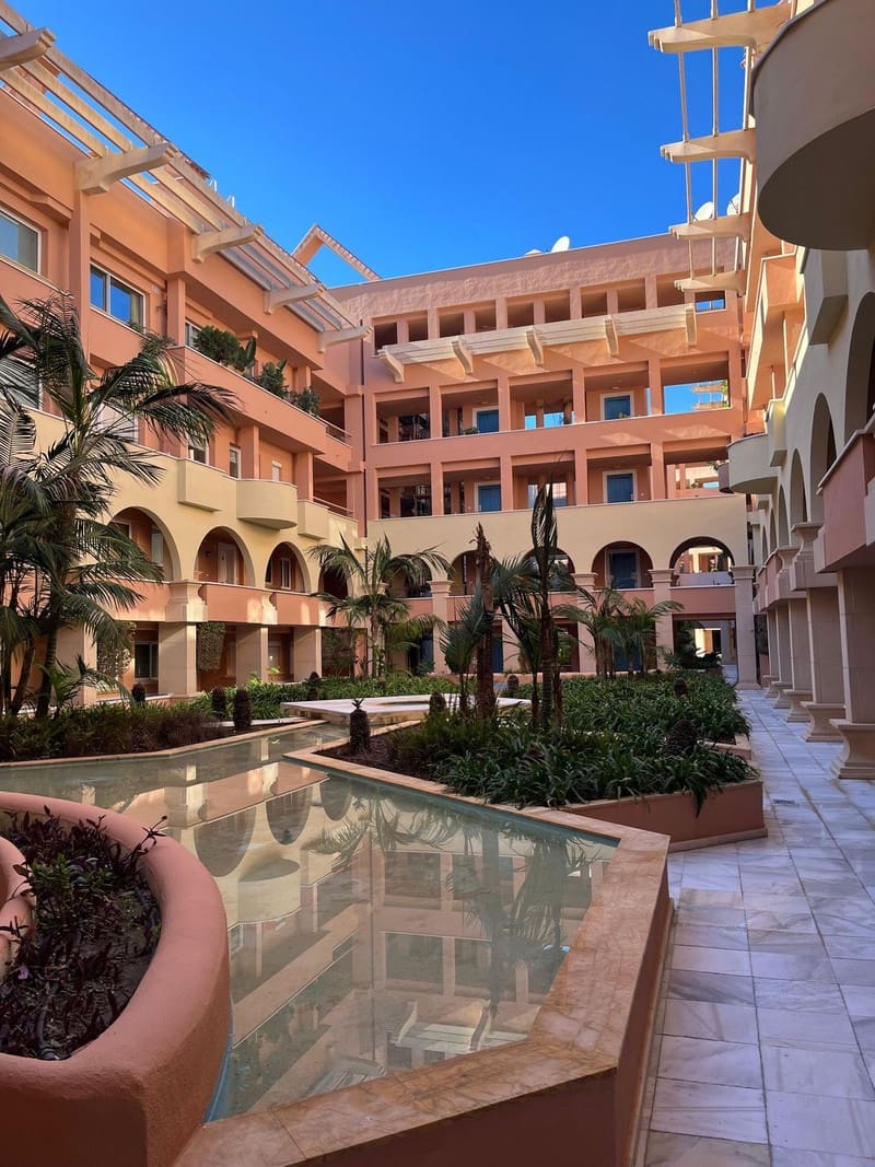 Appartement de 3 chambres à louer à Marbella avec piscine garage - 6 500 € (Ref: 9919243)