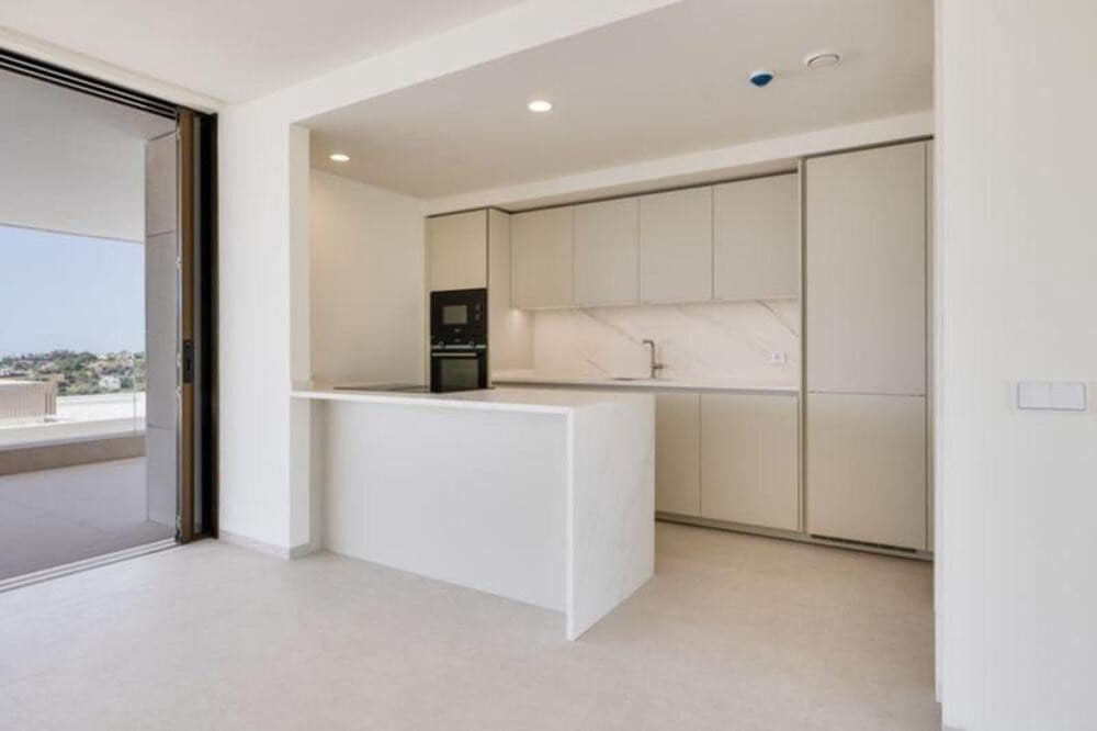3 slaapkamer Appartement te huur in Benahavis met zwembad garage - € 5.000 (Ref: 9919244)