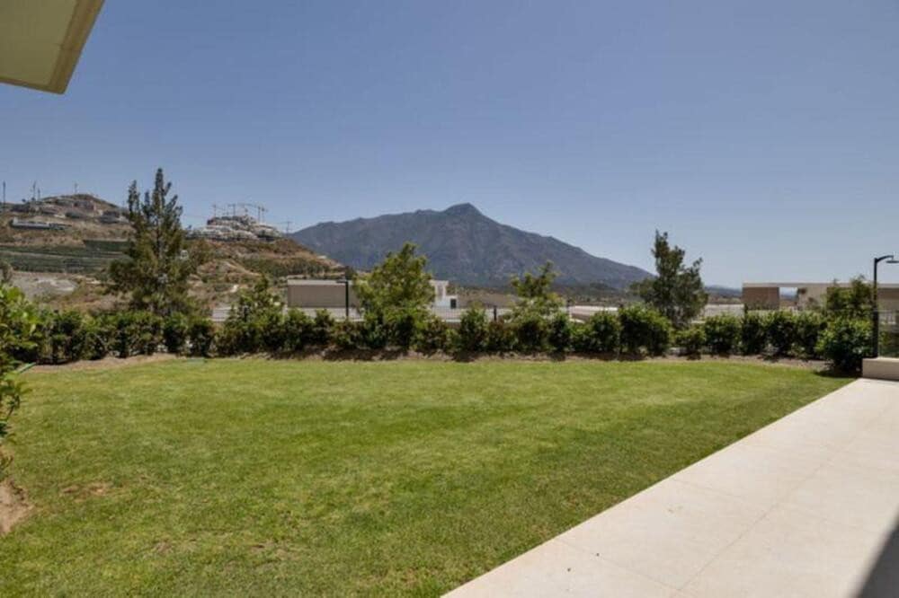 3 slaapkamer Appartement te huur in Benahavis met zwembad garage - € 5.000 (Ref: 9919244)