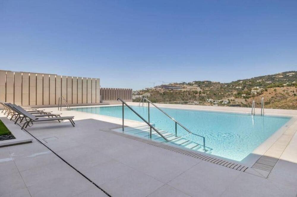 3 slaapkamer Appartement te huur in Benahavis met zwembad garage - € 5.000 (Ref: 9919244)